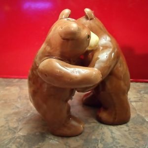Vintage Ceramic Hugging Bear Salt & Pepper Shaker's.